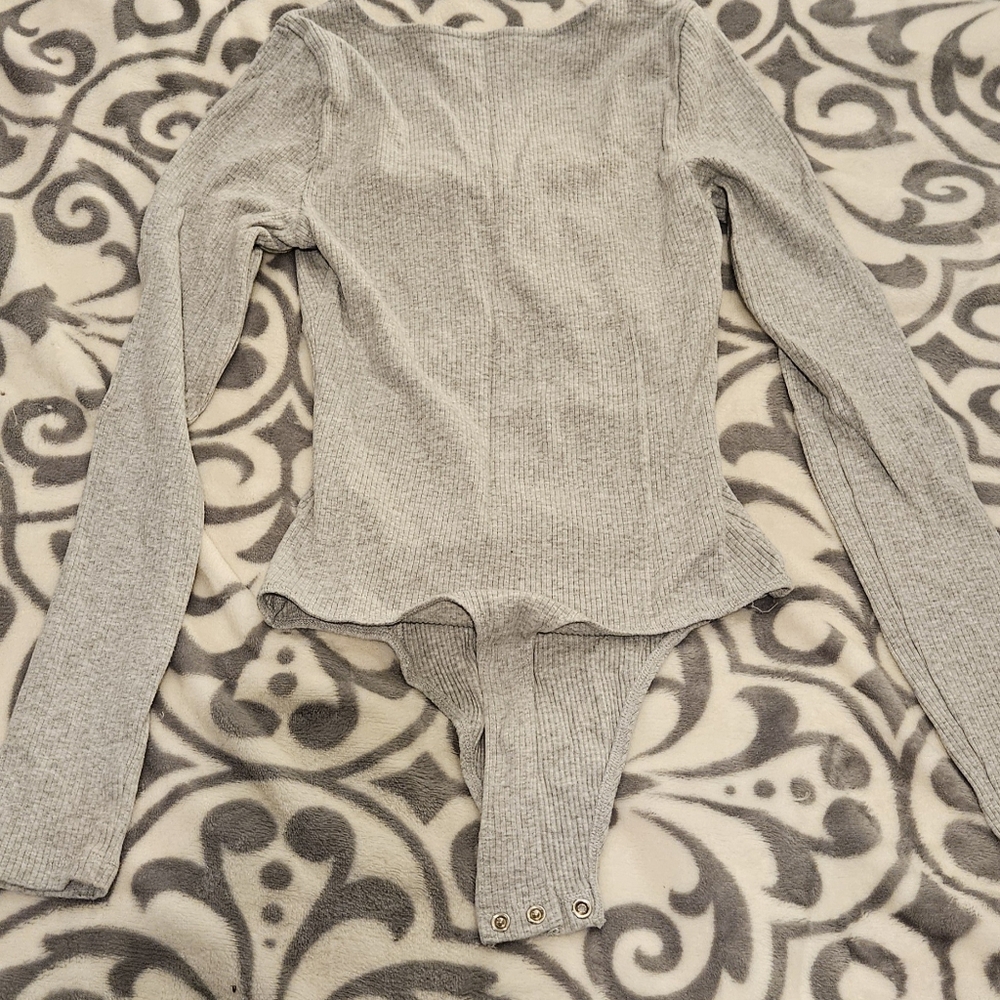 American eagle gray bodysuit size Medium - Picture 3 of 3